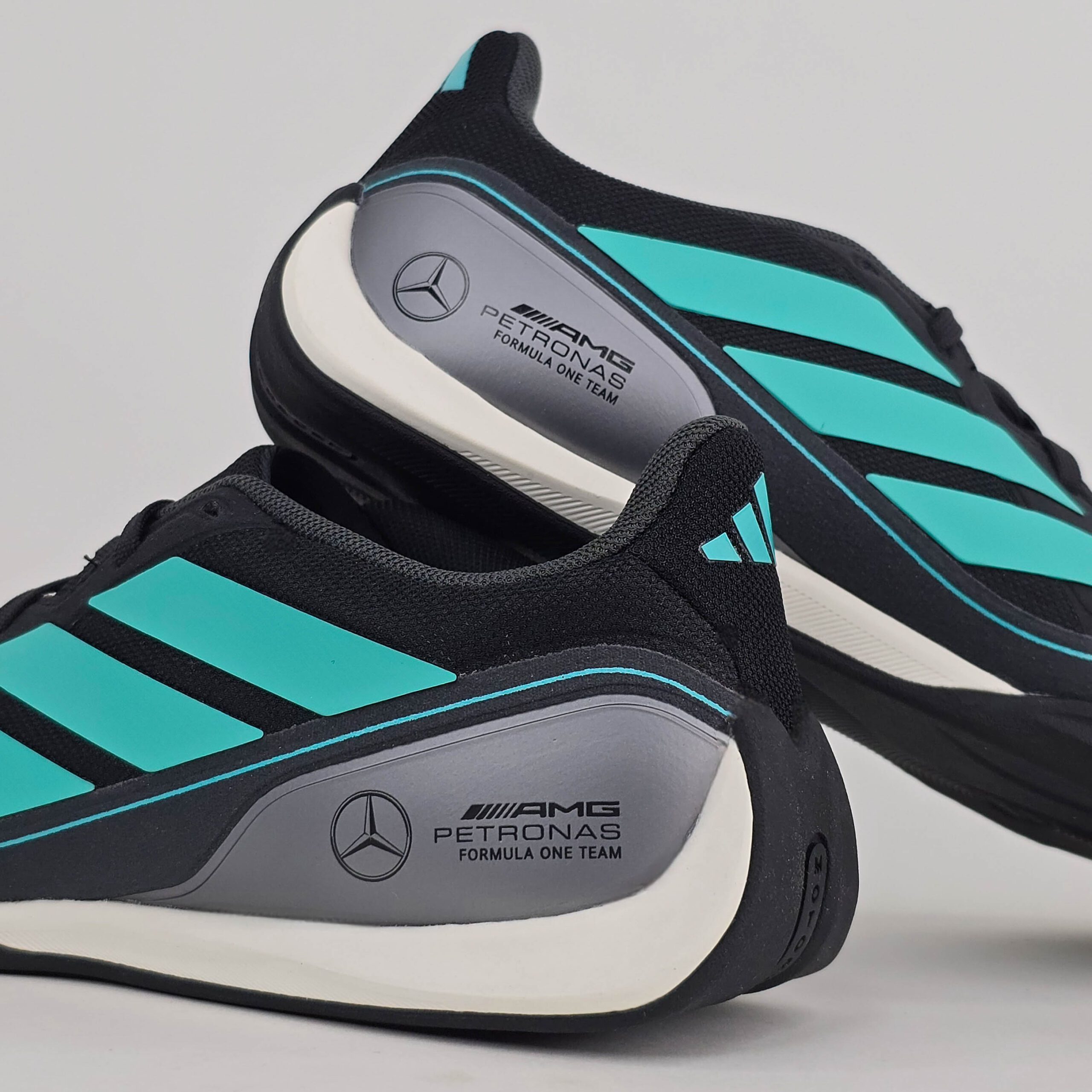 Adidas Feroza Base Mercedes Tennis - AMG PETRONAS F1 Team -C7 - Imagen 2