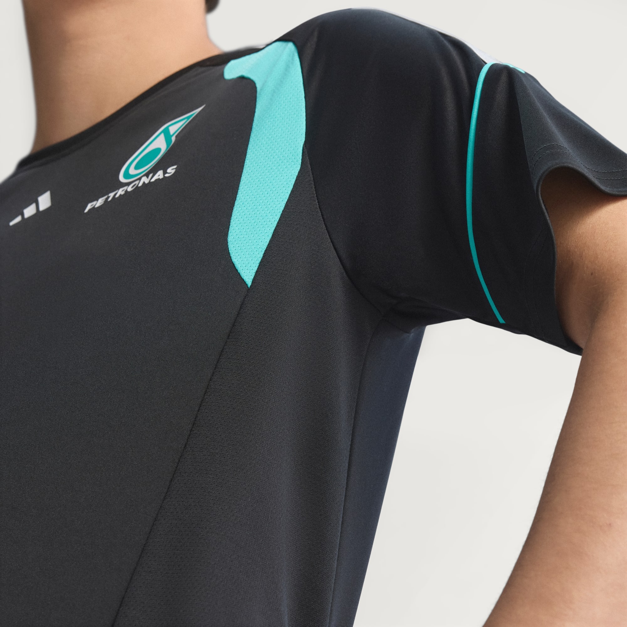 JERSEY MERCEDES - AMG PETRONAS F1 TEAM MECHANICS -A85 - Imagen 5