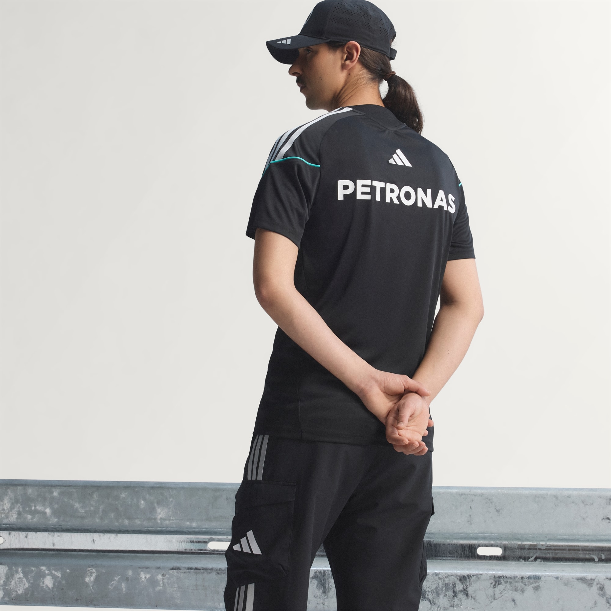JERSEY MERCEDES - AMG PETRONAS F1 TEAM MECHANICS -A85 - Imagen 7