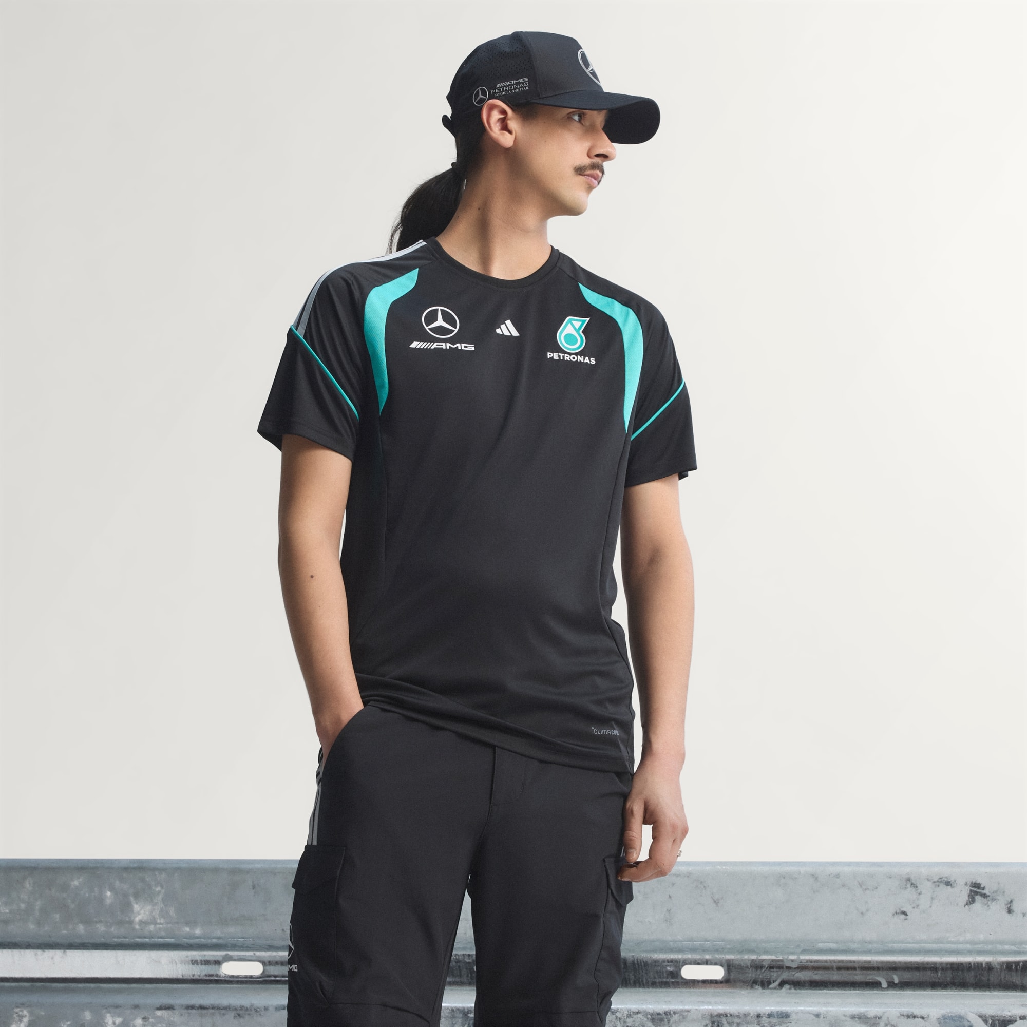 JERSEY MERCEDES - AMG PETRONAS F1 TEAM MECHANICS -A85 - Imagen 8