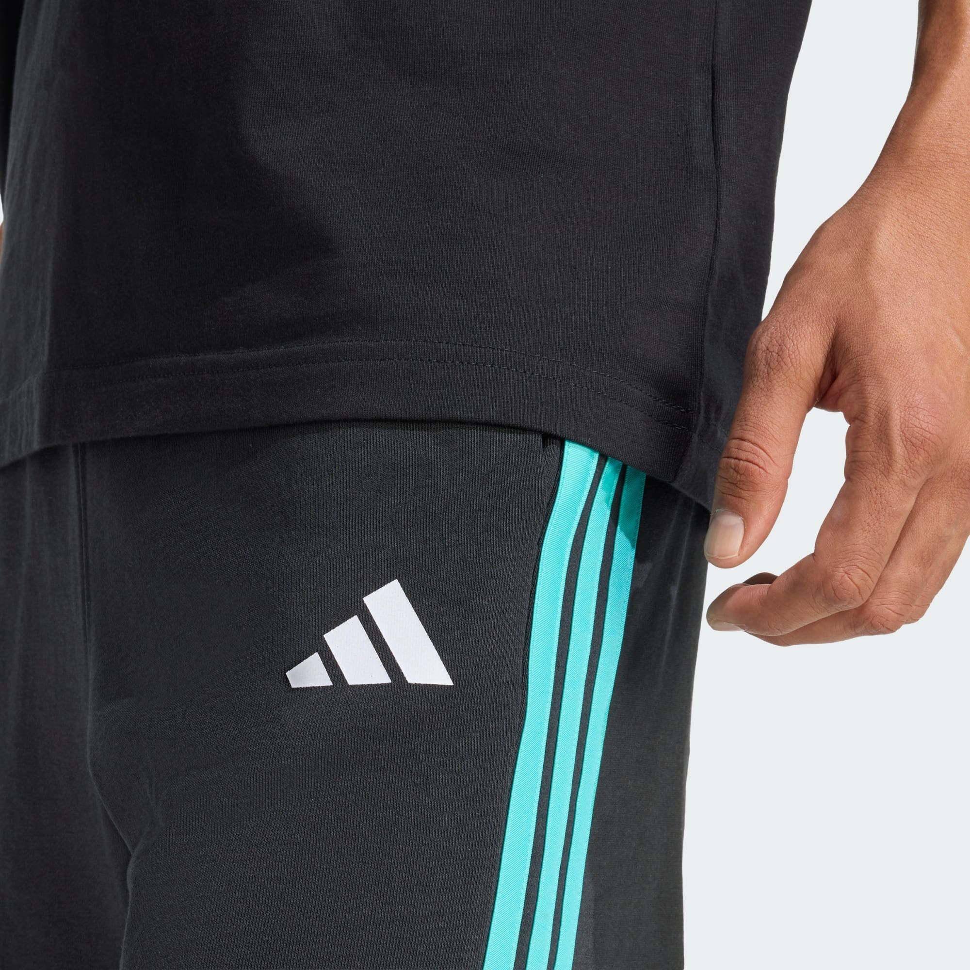 Mercedes - AMG Petronas Formula 1 Team DNA Short -A85 - Imagen 4